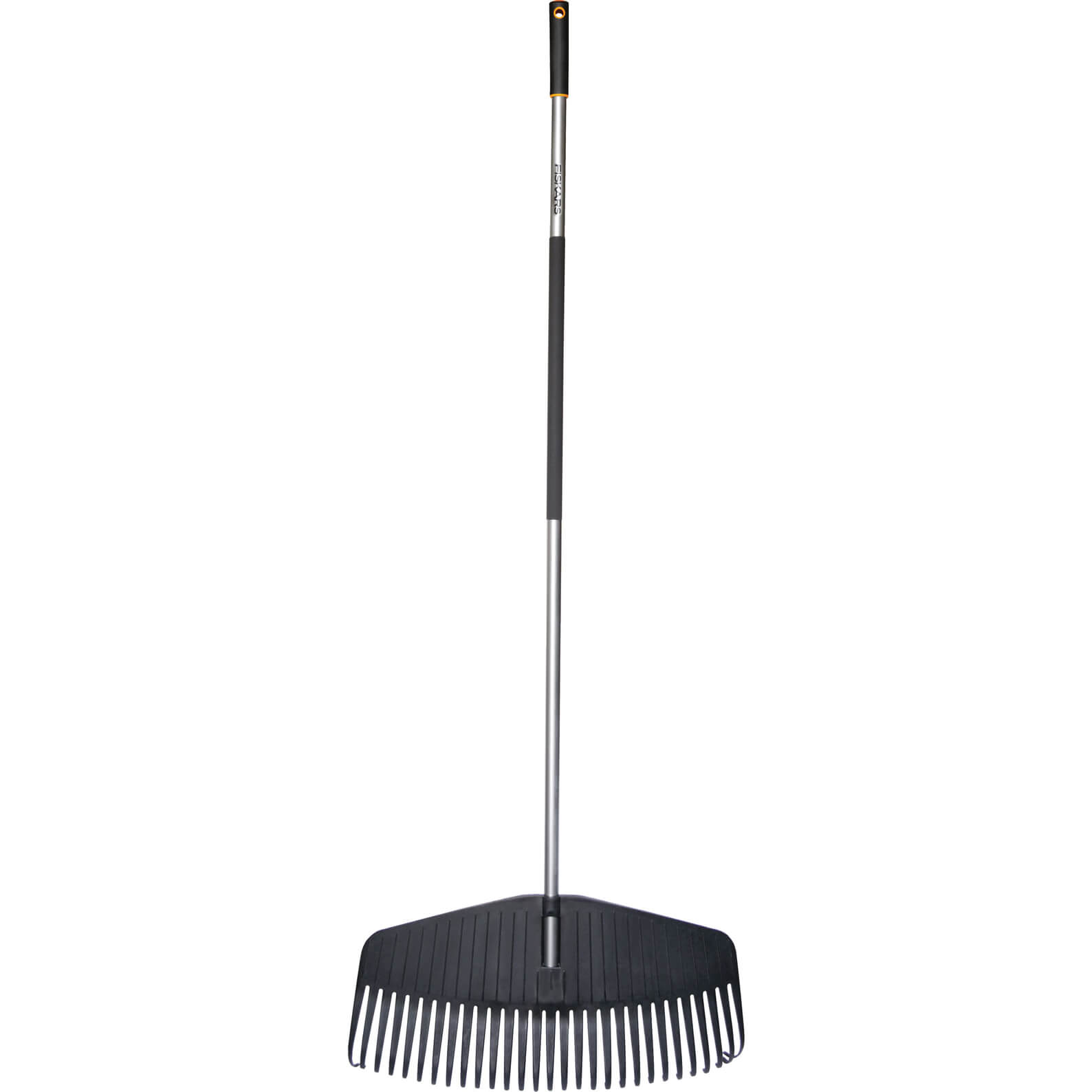Fiskars Ergonomic Large Lawn And Leaf Rake - Pilgrim Tools